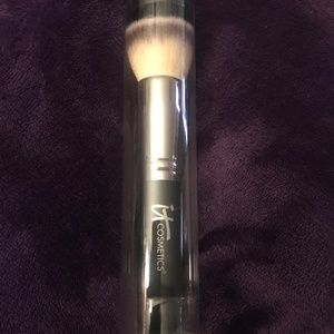 Heavenly Luxe Flat Top Buffing Foundation Brush #6